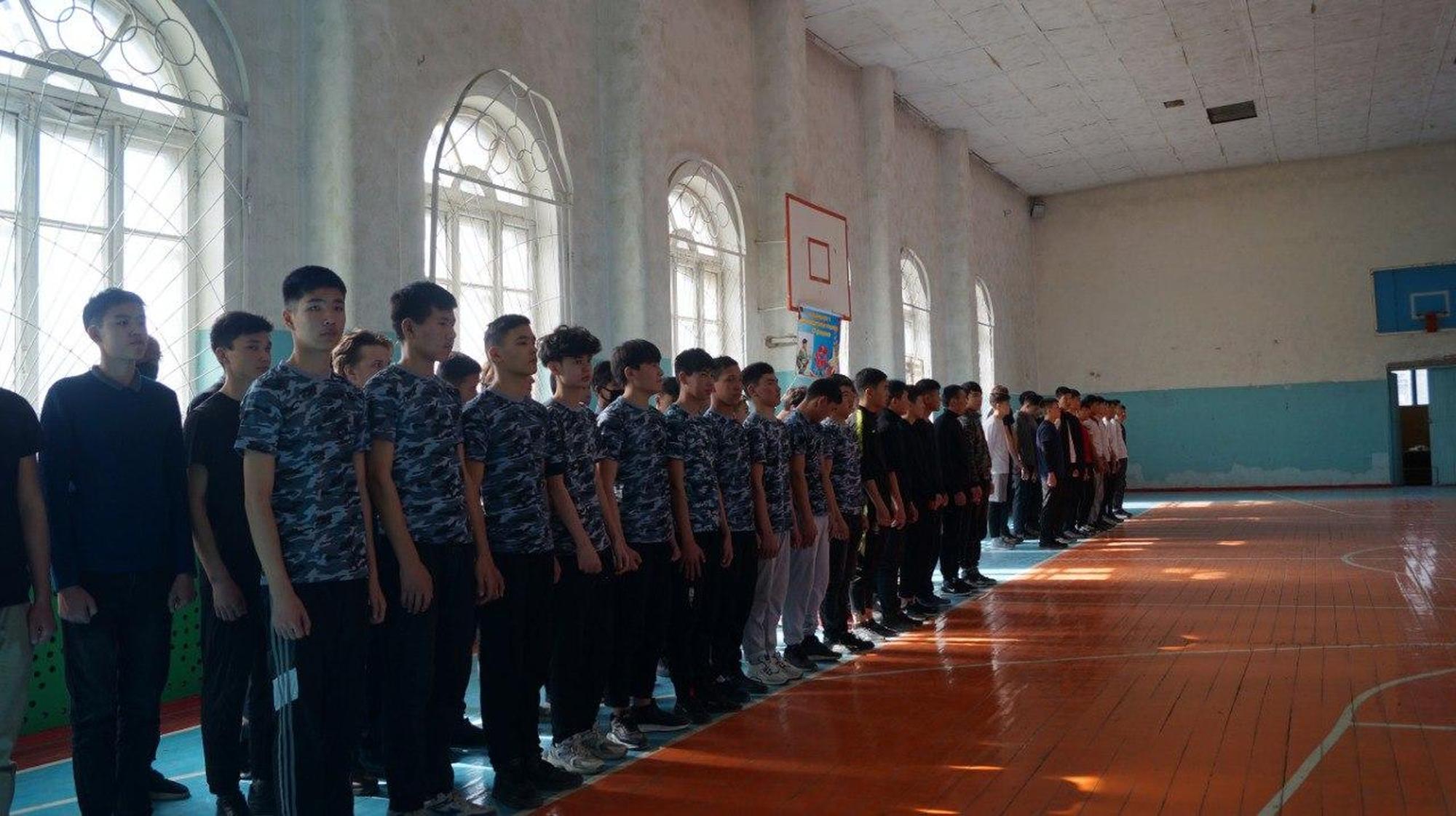 В спортивном зале прошли военно-спортивные мероприятия в связи с праздником 23 февраля - День защитников Отечества